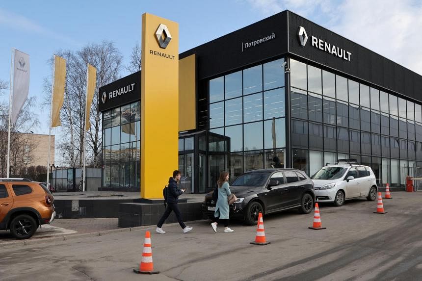 Renault menyerahkan pembuat Lada ke Rusia dengan opsi untuk mengambil kembali