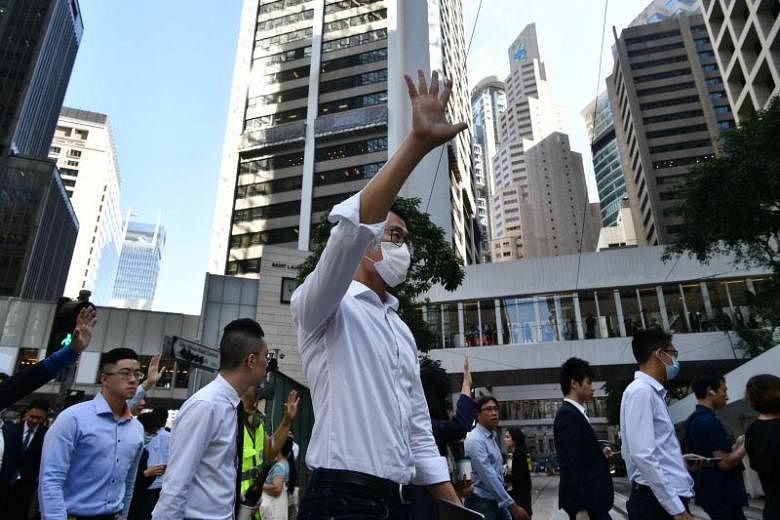 Sekarang bahkan akuntan memperebutkan demokrasi di Hong Kong